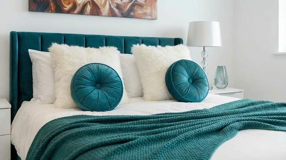 Bed, Photo of the whole room, Bedroom