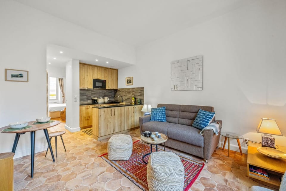 REF 2038 - Cannes - Superb fully renovated one-bedroom apartment Apartment in Cannes