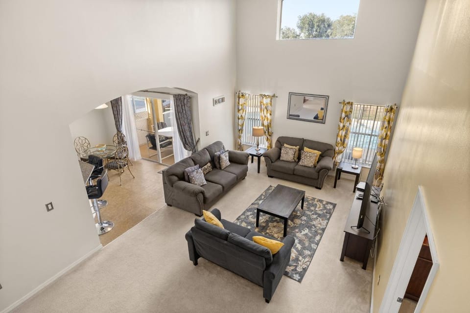 655 Stylish and newly renovated 6 Bedroom Home 5 Star Villa in Four Corners