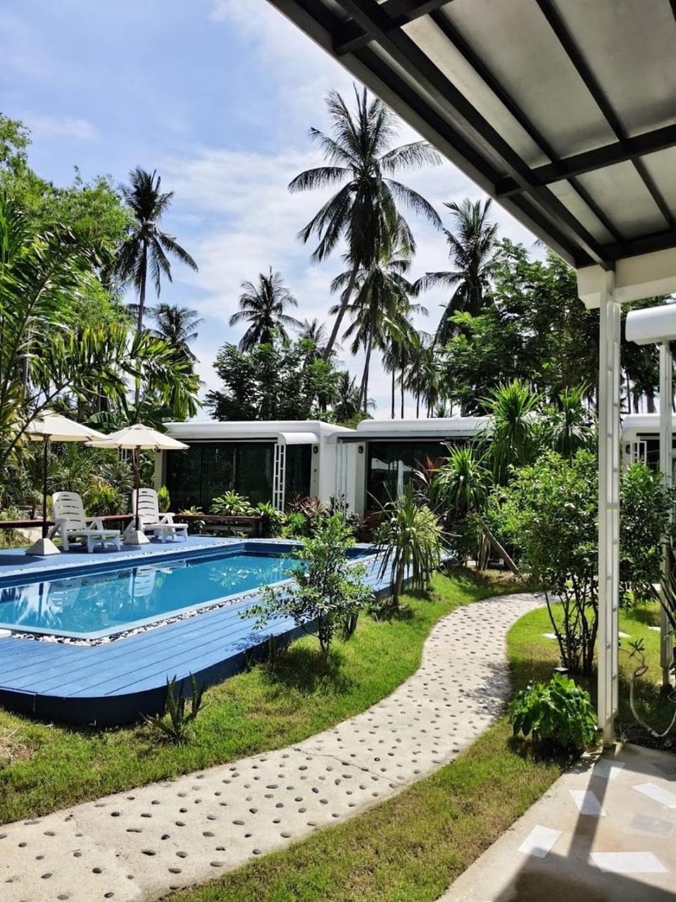 Swimming pool