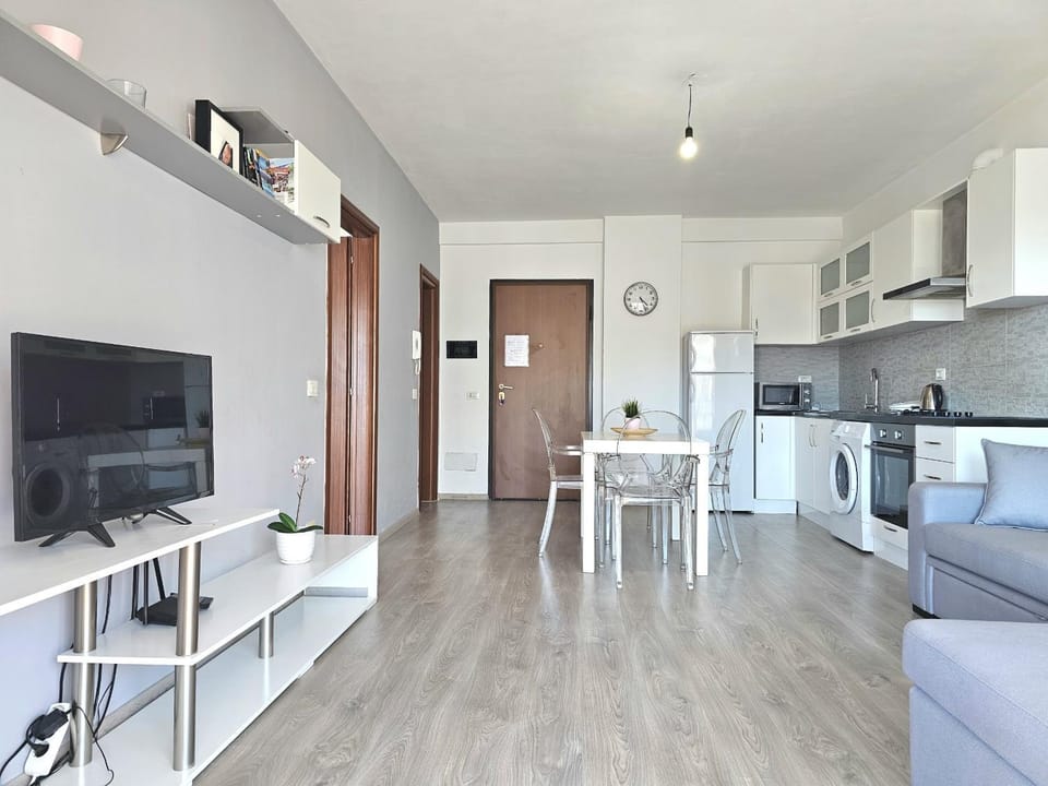 Communal lounge/ TV room, Living room