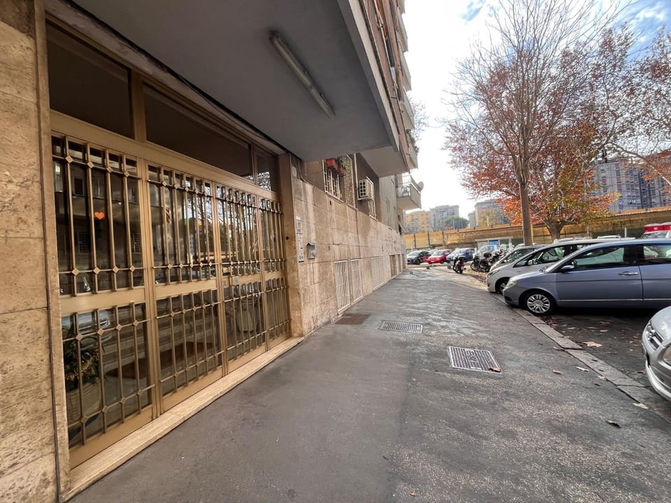 Property building, Location