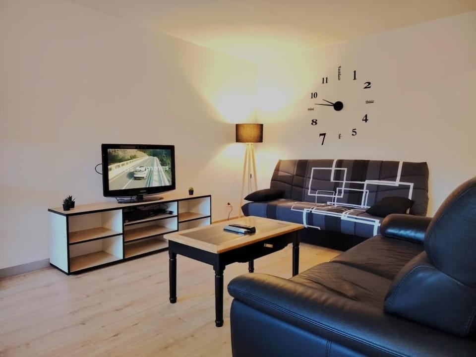 Les grands bois - WIFI - Terrasse - RDC Apartment in Provence-Alpes-Côte d'Azur