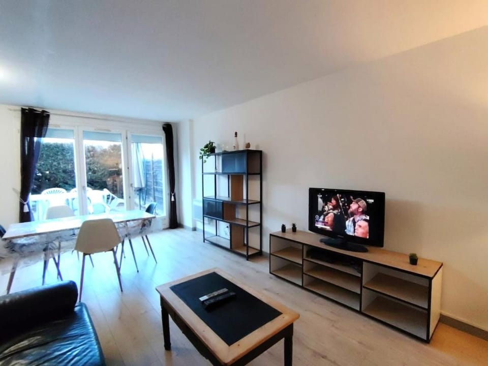 Les grands bois - WIFI - Terrasse - RDC Apartment in Provence-Alpes-Côte d'Azur