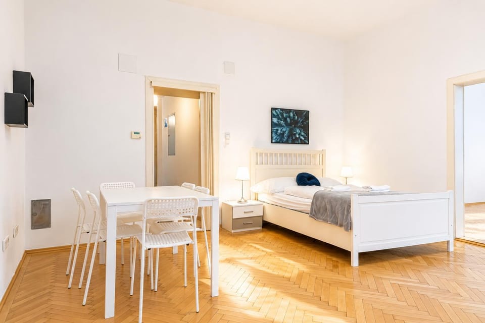 Bed, Seating area, Dining area, Bedroom