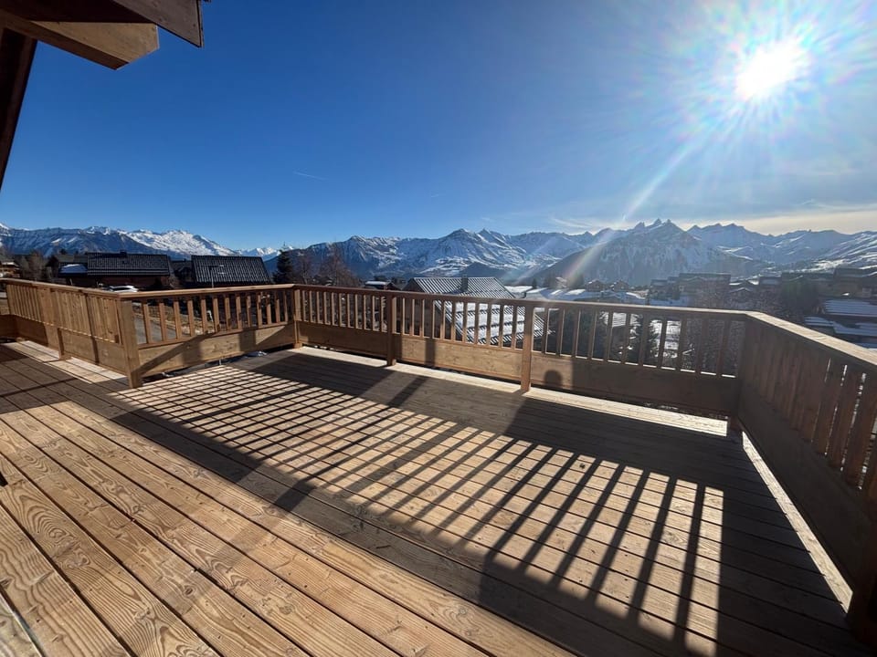 Day, Natural landscape, Balcony/Terrace, Mountain view