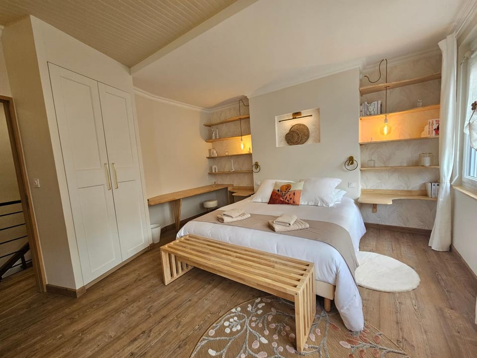 Living room, Bedroom
