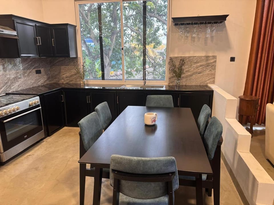 White House Villa Apartment in Western Province