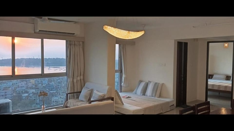 Sea-View Premium 2bhk 950sqft, Parking, Andheri W Apartment in Mumbai