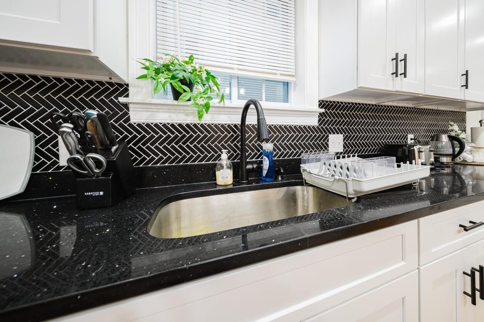 Breezy 4BR Worcester Haven - Near Parks - Ideal Summer Getaway 16-3 Apartment in Worcester