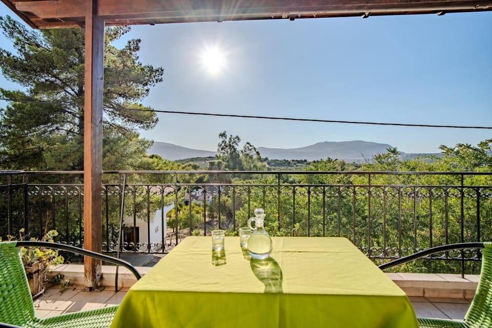 Balcony/Terrace, Landmark view, Mountain view