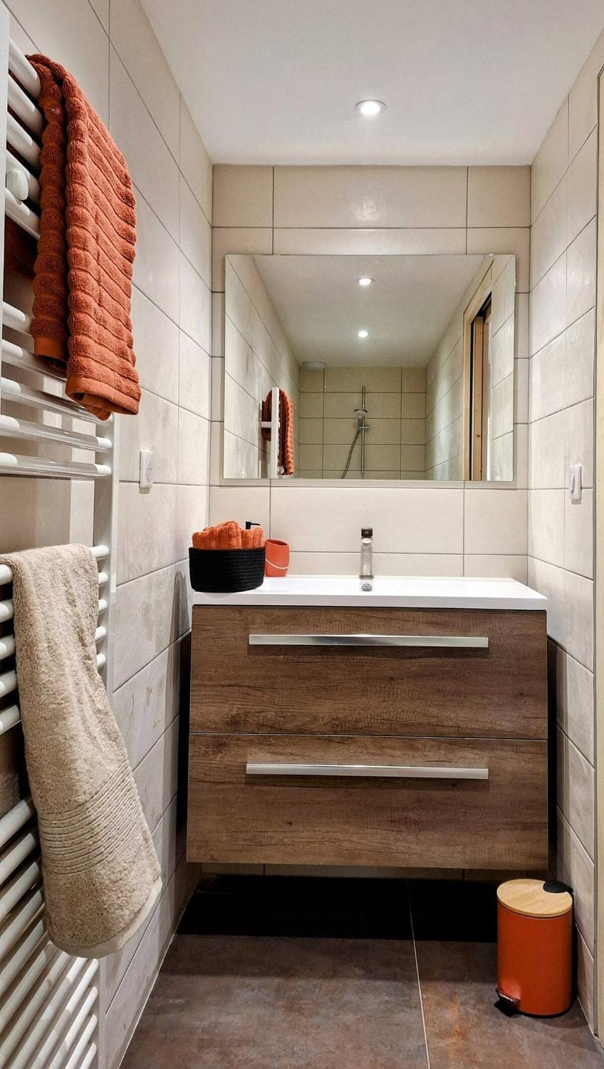 Bathroom, towels