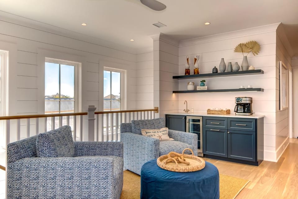 NEW CUSTOM HOME 620 Ocean Blvd. Now booking!! Pickleball, Bocce Ball, Putting Green, Pool/Spa House in Isle of Palms