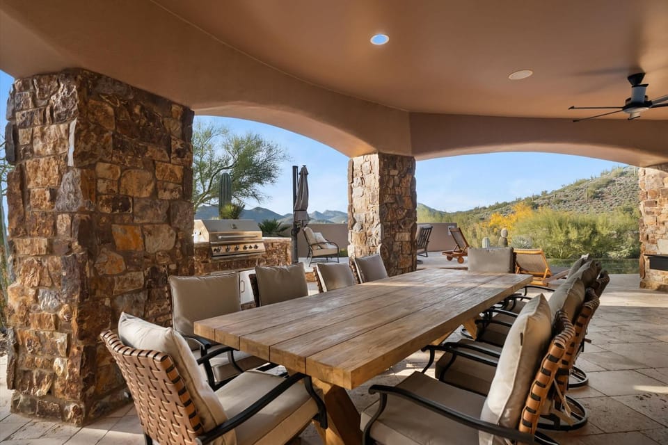Your Luxury Desert Villa with Pool Hot Tub & Views House in Carefree