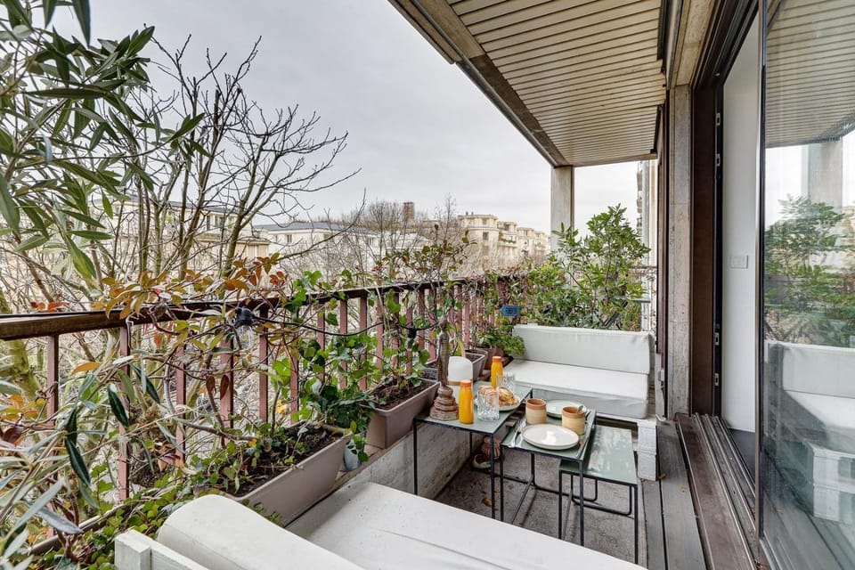 TheBlueStay 603 Spacious Apt with Terrace Apartment in Paris