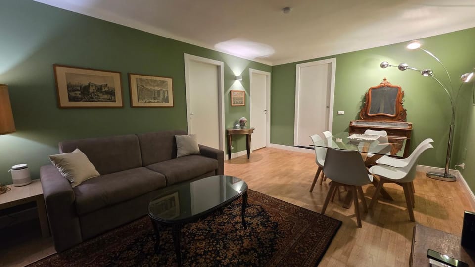 Communal lounge/ TV room, Living room, Seating area, Dining area