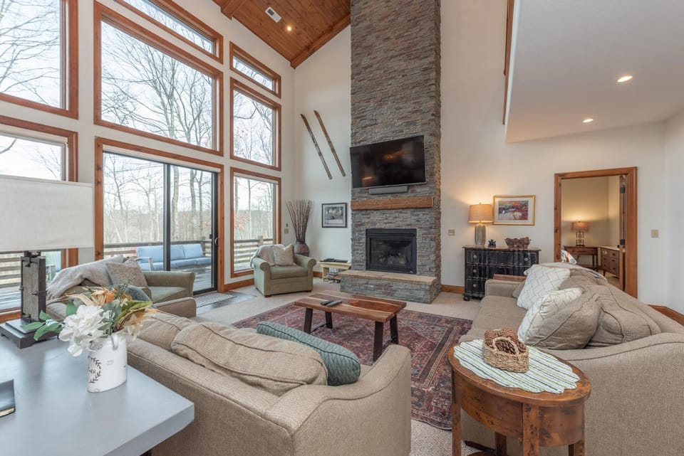 Altitude Adjustment House in Deep Creek Lake