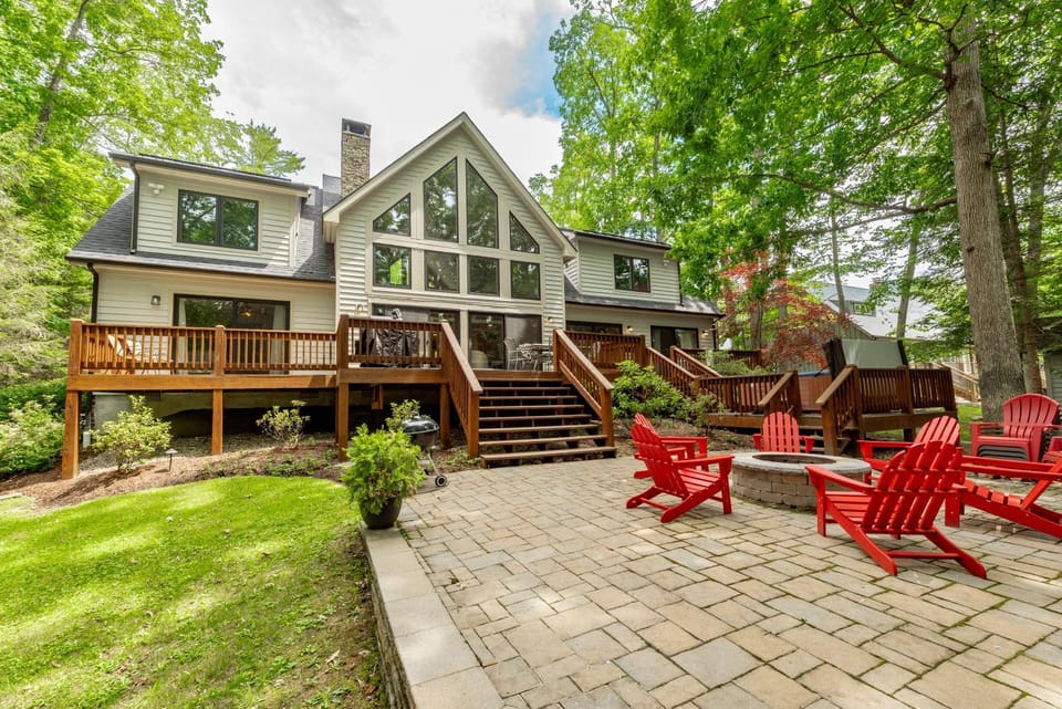 Always in Season by Railey Vacations House in Deep Creek Lake