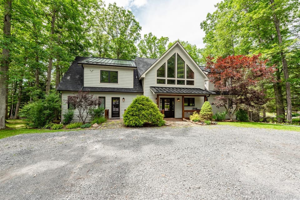 Always in Season by Railey Vacations House in Deep Creek Lake