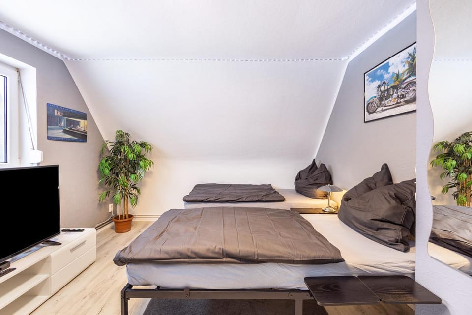 Property building, Living room, Bedroom