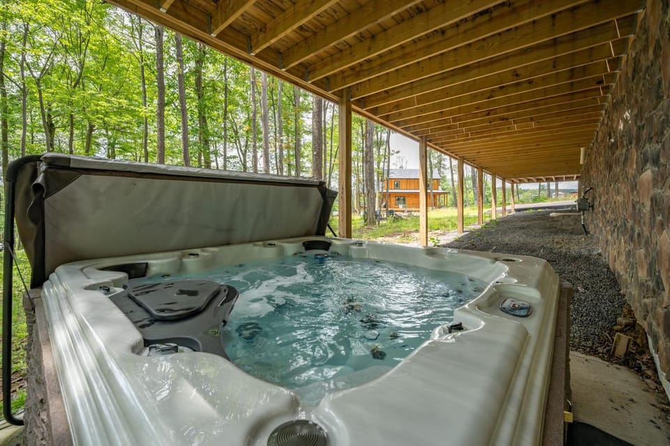 Appalachian Rose House in Deep Creek Lake