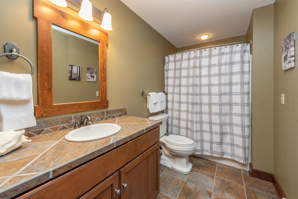 Aria Resort by Railey Vacations House in McHenry