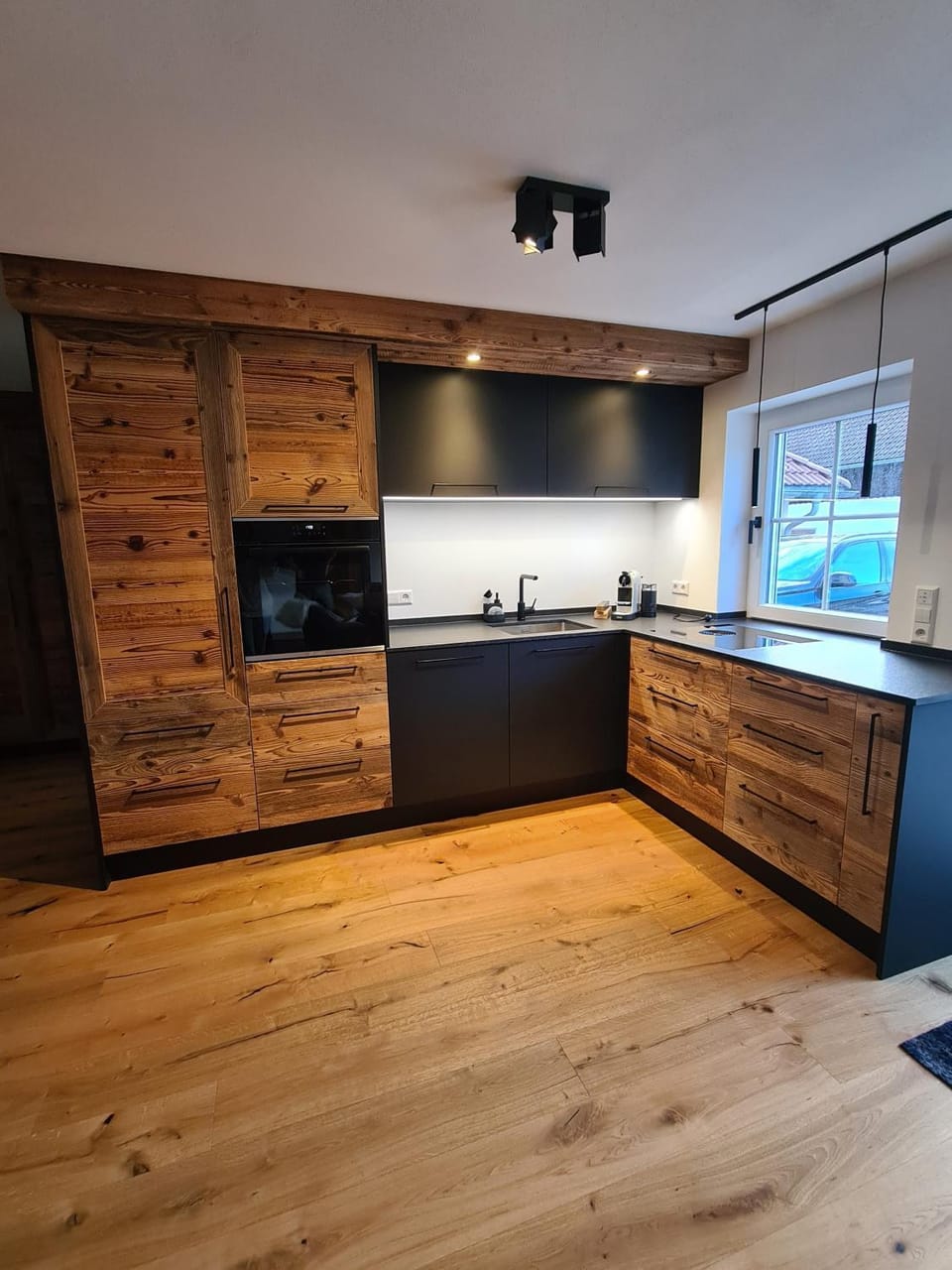 Kitchen or kitchenette, Living room