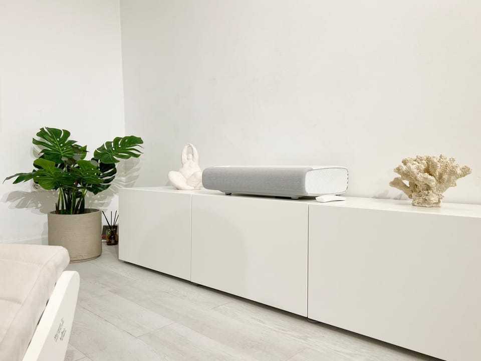 Key White Apartment in Barcelona