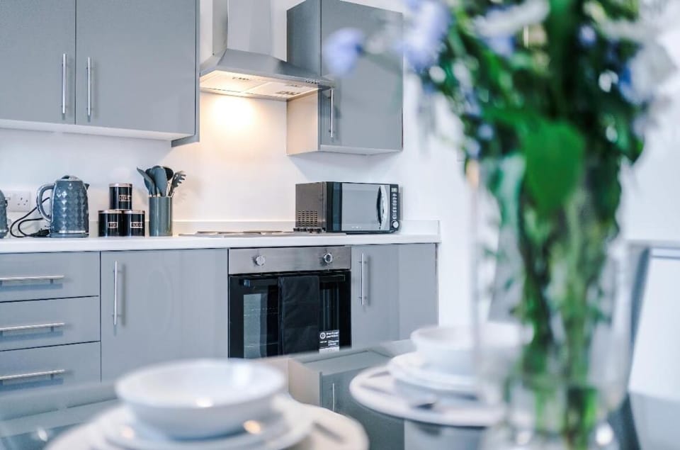 Stylish 3 bedroom, 2 bathroom House Apartment in Wigan
