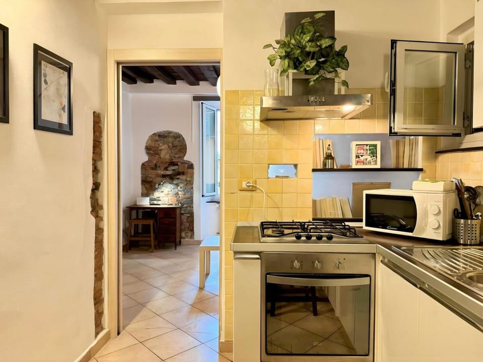 Near Aquarium - Historic Centre & Old Port Apartment in Genoa