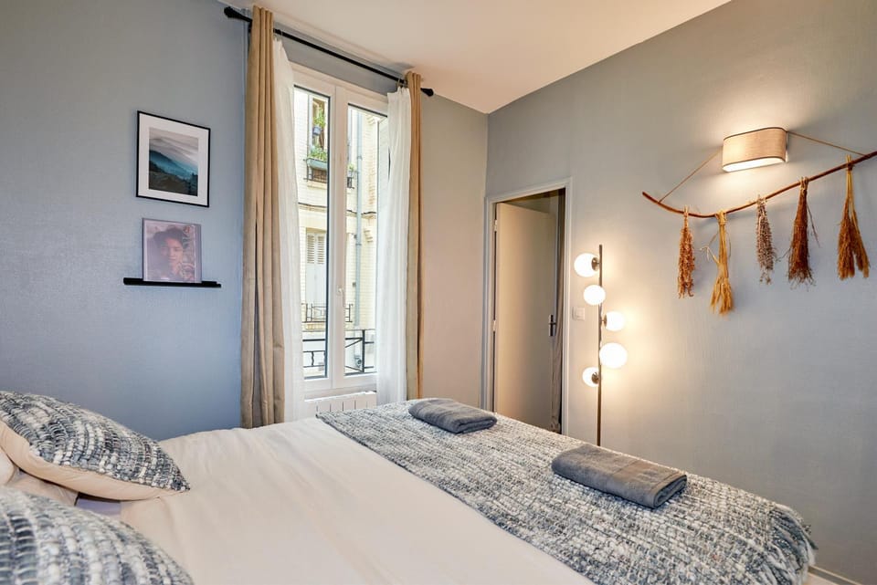 Bed, View (from property/room), Bedroom