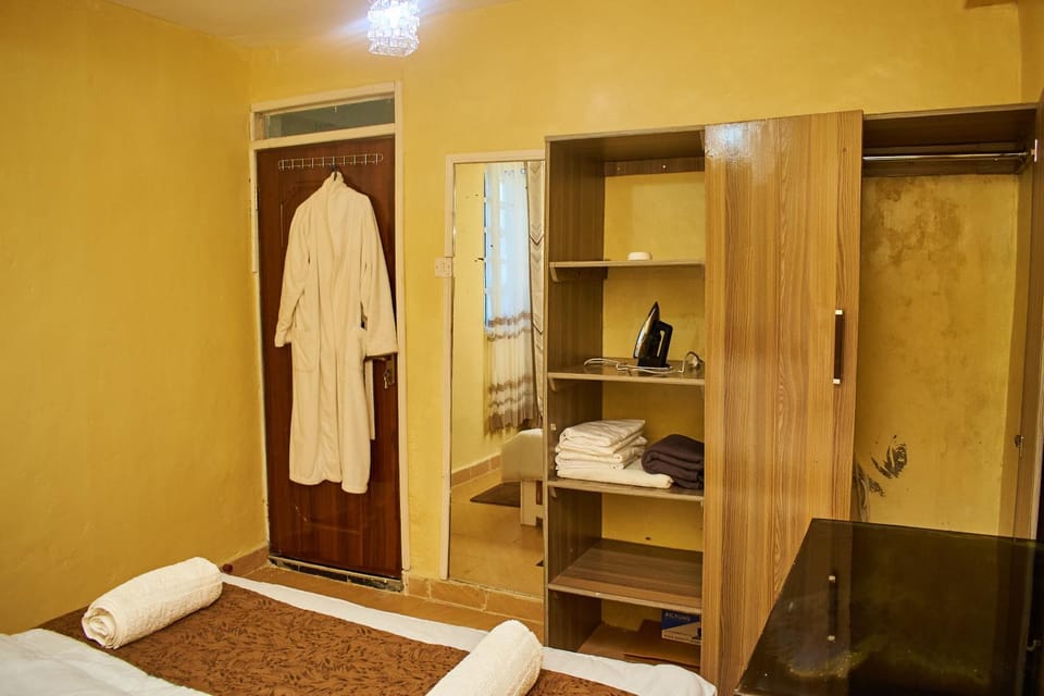 Bedroom, laundry
