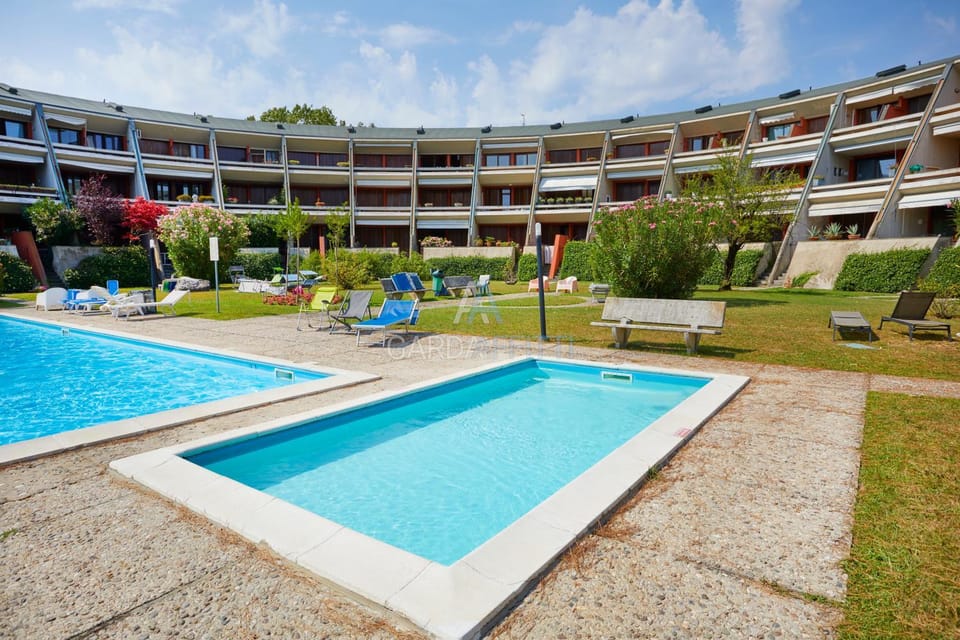 Property building, Swimming pool, Swimming pool