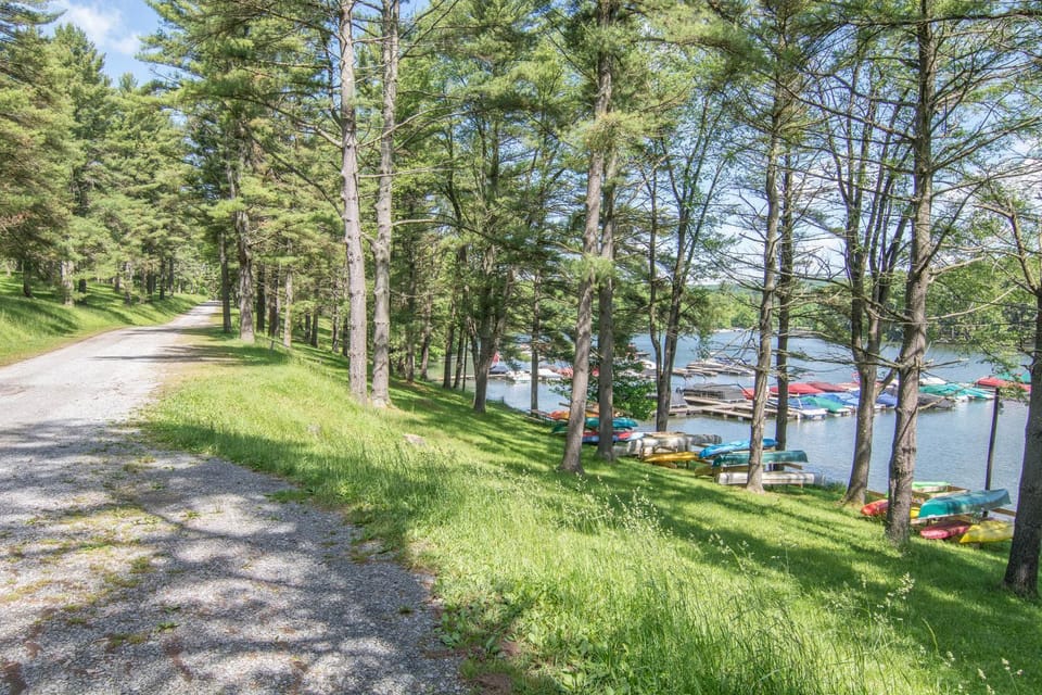 Woodlore by Railey Vacations House in Deep Creek Lake