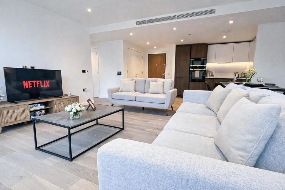 TV and multimedia, Kitchen or kitchenette, Living room, Decorative detail, Seating area, Dining area, flat iron, heating, internet, air conditioner