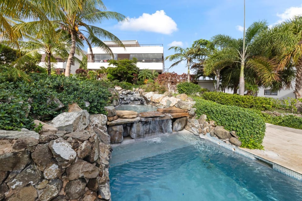 Garden, Swimming pool