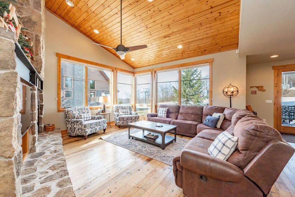 WISPering Timbers House in Deep Creek Lake
