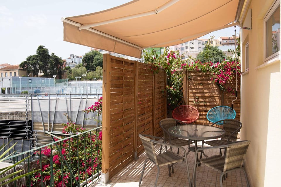 Sunny 3-bedroom apartment São Bento Apartment in Lisbon