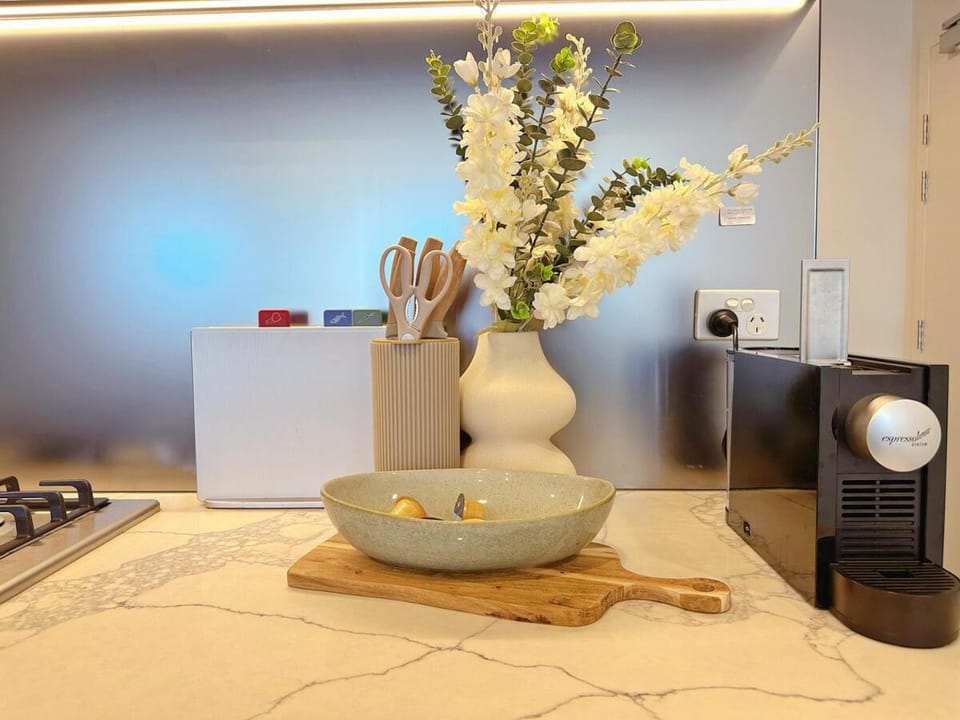 Luxury Poolside 2 BR Apt in Olympic park Apartment in Lidcombe