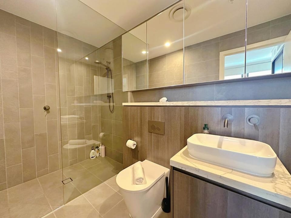 Luxury Poolside 2 BR Apt in Olympic park Apartment in Lidcombe