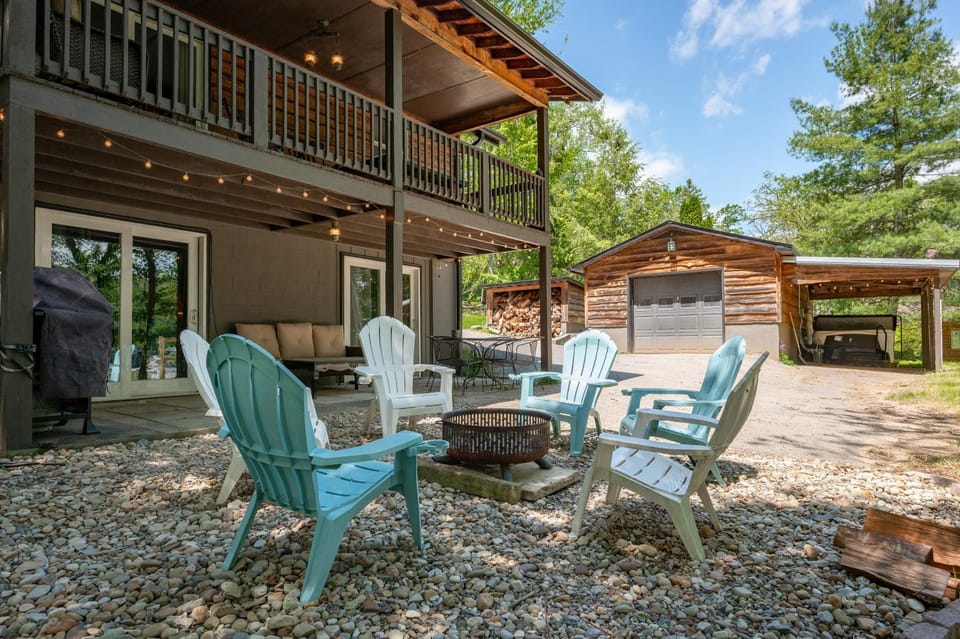 WISPer Lake House in McHenry