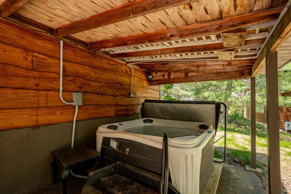 WISPer Lake House in McHenry