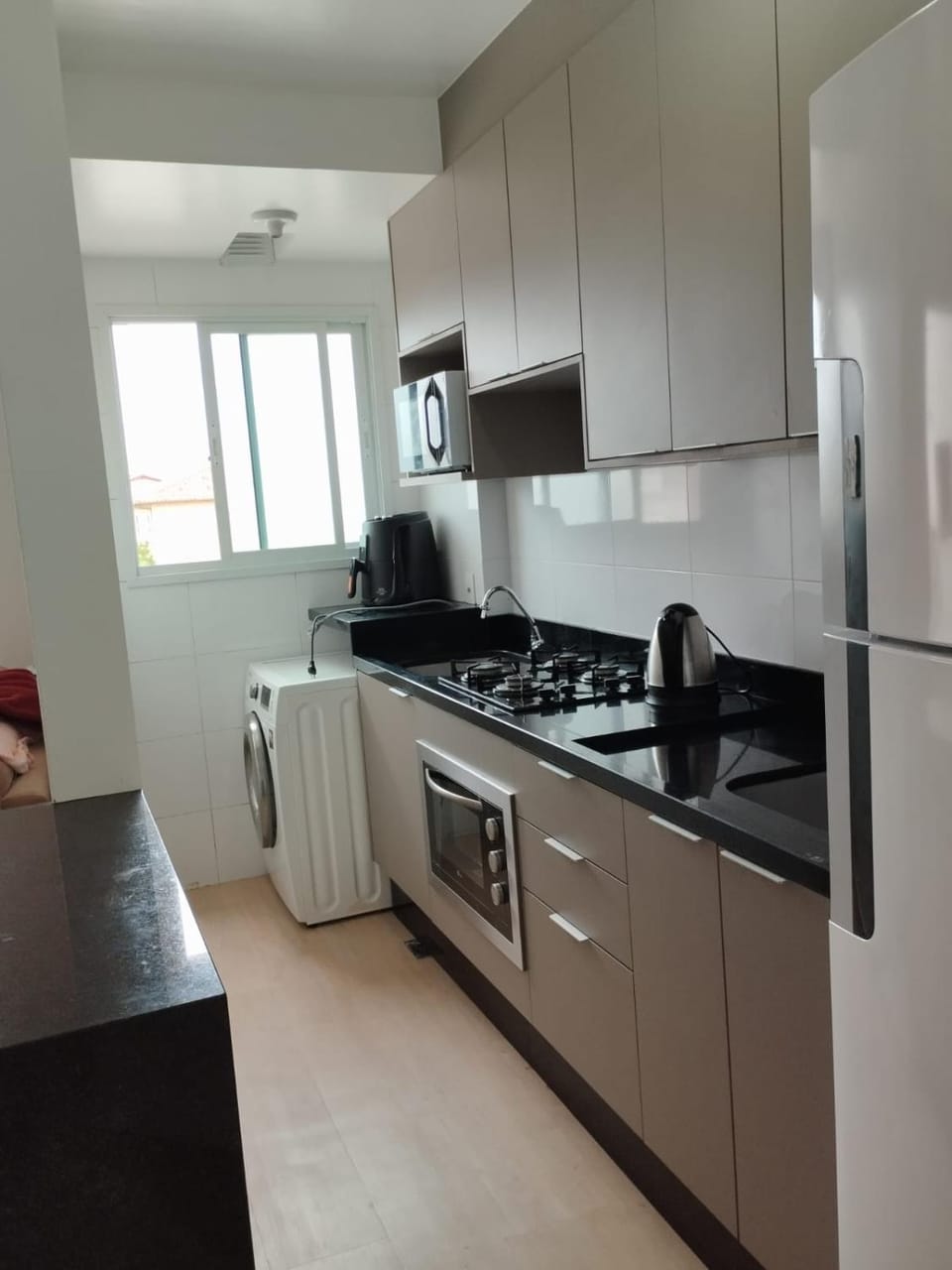 apto 2 quartos, ar condicionado, vaga, condomínio com piscina, portaria 24h Apartment in Florianopolis
