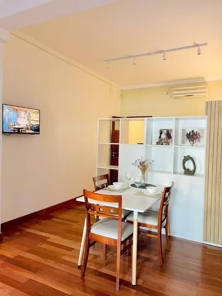 TV and multimedia, Living room, Dining area