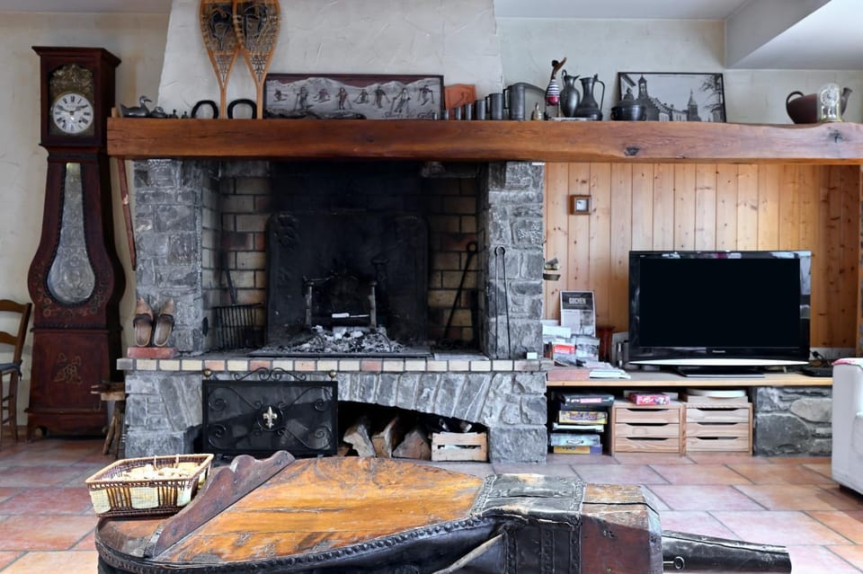 Property building, Living room