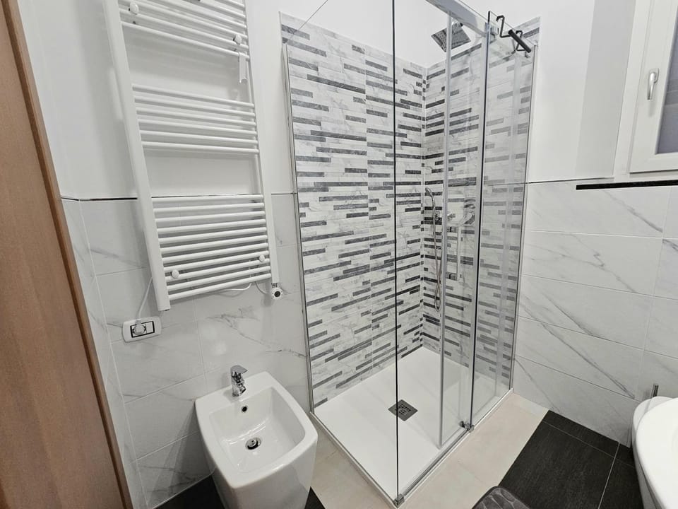 Shower, Bathroom, bidet