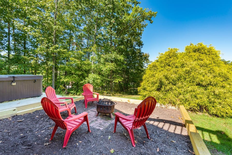 Acorn Hill House in Deep Creek Lake