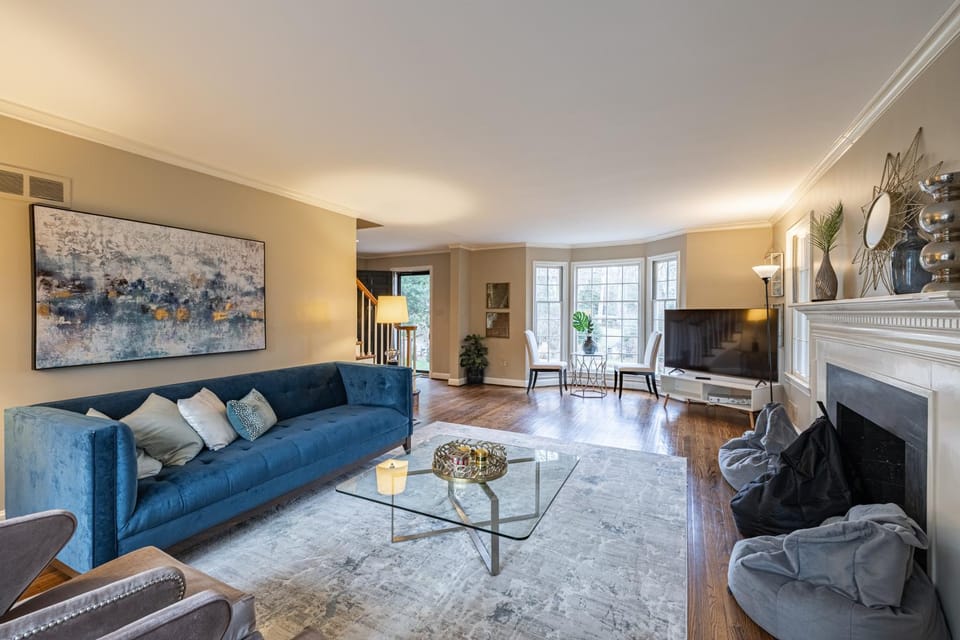 Gorgeous Unique House in Bethesda with 8 Beds House in Bethesda