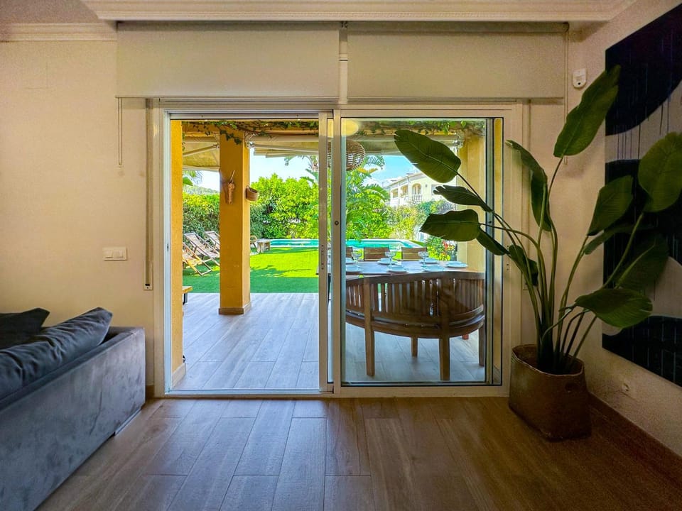 Villa Rocamar by Hello Homes Sitges House in Garraf