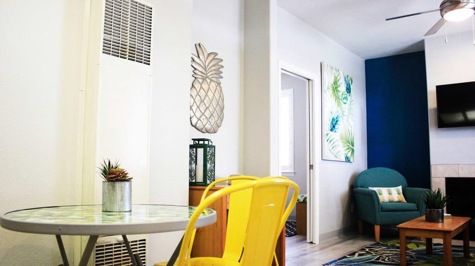 Seaside Flamingo Retreat House in Oceano